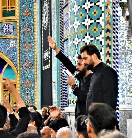 تصاویر/ عزاداری شب نهم محرم در حرم حضرت محمد هلال بن علی (ع) آران و بیدگل
