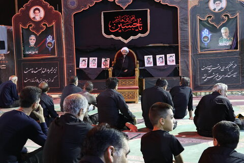 تصاویر| برگزاری مراسم سخنرانی در شب تاسوعای حسینی در حرم مطهر سید علاالدین حسین(ع)