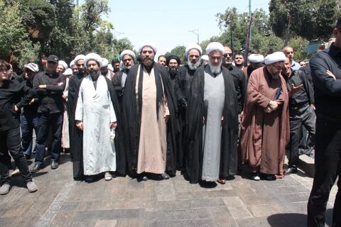 تصاویر/ تجمع عزاداران قزوینی و اقامه نماز در ظهر تاسوعا