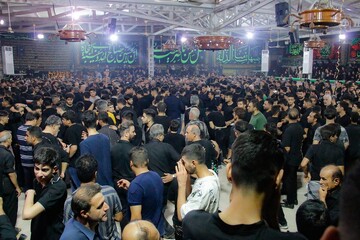 تصاویر/ سینه زنی سنتی بوشهری‌ها در شب عاشورا