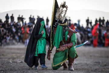 فیلم| مجلس تعزیه خوانی مردم سنندج در سوگ شهادت امام حسین (ع)