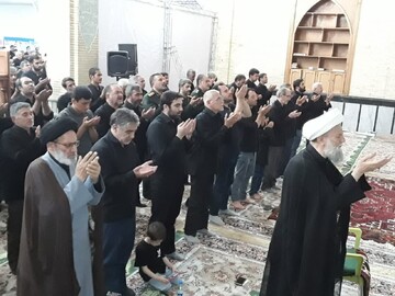 تصاویر/ اقامه نماز جمعه ظهر عاشورا در بناب