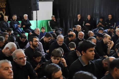 تصاویر/ حضور نماینده ولی فقیه در آذربایجان شرقی در مراسم عزاداری تبریز