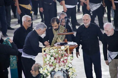 سینه زنی سنتی بوشهری‌ها در شب عاشورا