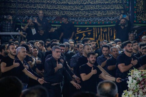 سینه زنی سنتی بوشهری‌ها در شب عاشورا