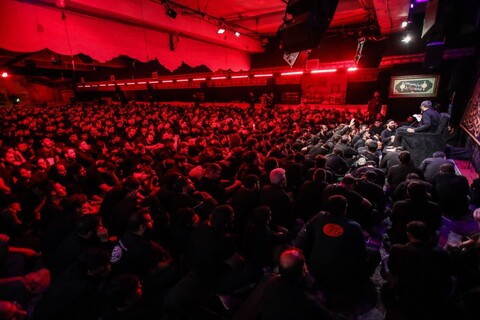 تصاویر/مراسم سوگواری شب عاشورای هیئت فدائیان حسین اصفهان