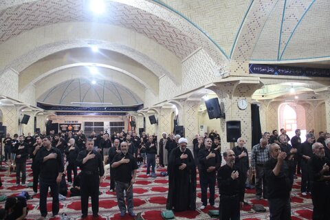 تصاویر/ نماز جمعه در روز عاشورا در مسجدالنبی(ص) قزوین