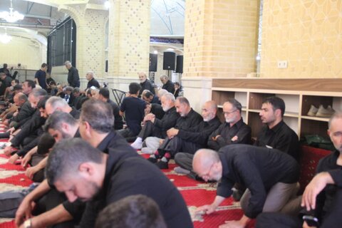 تصاویر/ نماز جمعه در روز عاشورا در مسجدالنبی(ص) قزوین