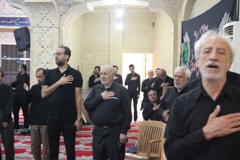 تصاویر/ نماز جمعه در روز عاشورا در مسجدالنبی(ص) قزوین
