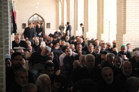 تصاویر/ نماز جمعه در روز عاشورا در مسجدالنبی(ص) قزوین