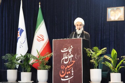 تصاویر/ نماز جمعه در روز عاشورا در مسجدالنبی(ص) قزوین