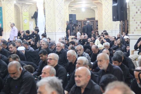 تصاویر/ نماز جمعه در روز عاشورا در مسجدالنبی(ص) قزوین