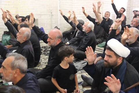 تصاویر/ نماز جمعه در روز عاشورا در مسجدالنبی(ص) قزوین