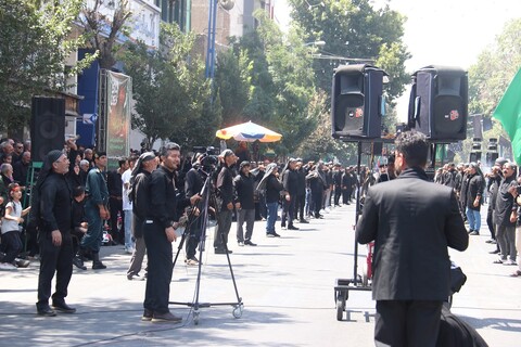 تصاویر/  مراسم عزاداری خیابانی عزاداران ارومیه ای در روز عاشورا