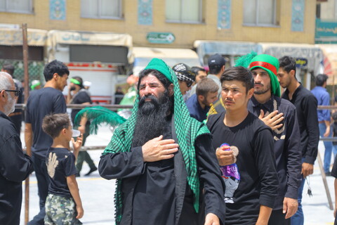 تصاویر / عزاداری مردم قم در روز عاشورای حسینی
