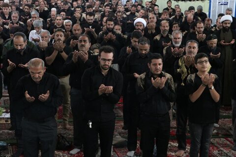 تصاویر اقامه نماز جمعه عاشورایی در بروجرد