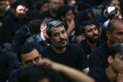 مراسم عزاداری ظهر عاشورا در گذر فرهنگی چهارباغ