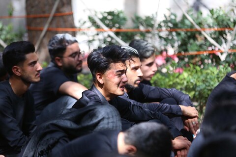 مراسم عزاداری ظهر عاشورا در گذر فرهنگی چهارباغ