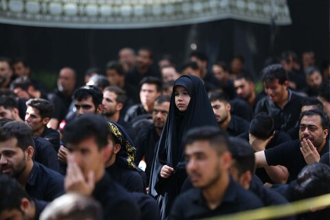 مراسم عزاداری ظهر عاشورا در گذر فرهنگی چهارباغ