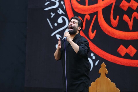 مراسم عزاداری ظهر عاشورا در گذر فرهنگی چهارباغ