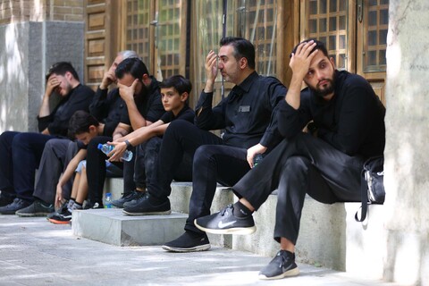 مراسم عزاداری ظهر عاشورا در گذر فرهنگی چهارباغ