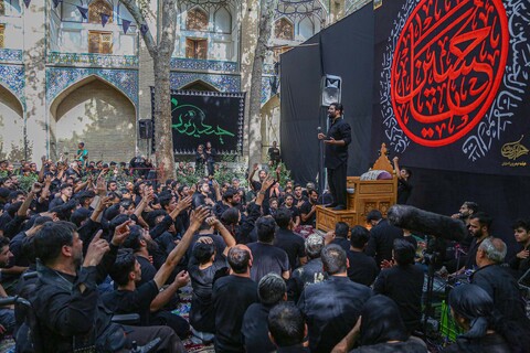 مراسم عزاداری ظهر عاشورا در گذر فرهنگی چهارباغ