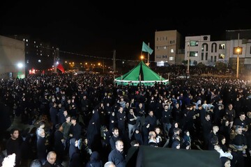 فیلم | حضور نماینده ولی فقیه در استان همدان در مراسم عزاداری هیئت موسی بن جعفر(ع)