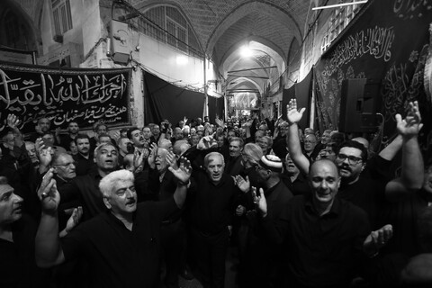قافله عزاداری هیئت بنی فاطمه در بازار اصفهان‎