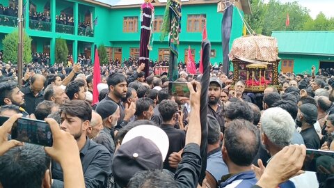 جموں وکشمیر میں عاشورا عقیدت و احترام سے منایا گیا