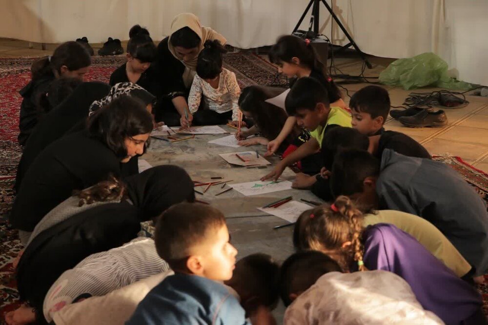 عزاداری کودکان عاشورایی در کوشک کمالالملک کاشان + عکس