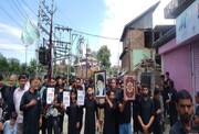 आशूरा के जुलूस में स्वीडन में हुए कुरआन के अपमान पर निंदा करते हुए विरोध प्रदर्शन किया गया
