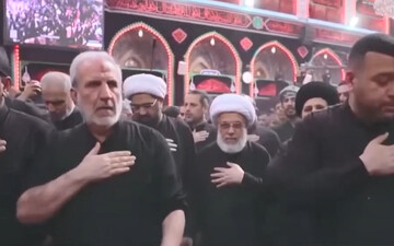 فیلم | حضور متولی شرعی و مدیر عالی حرم امام حسین (ع) در عزاداری دسته طویریج
