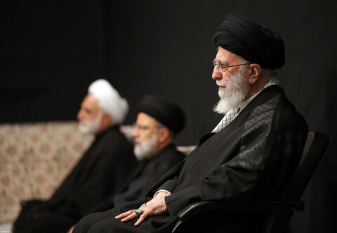 بالصور/ مجلس العزاء لليلة السبايا في حسينيّة الإمام الخميني (قده)