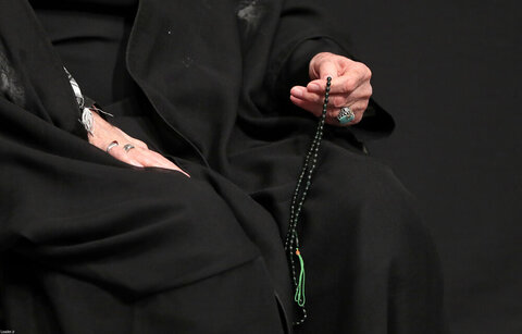 بالصور/ مجلس العزاء لليلة السبايا في حسينيّة الإمام الخميني (قده)