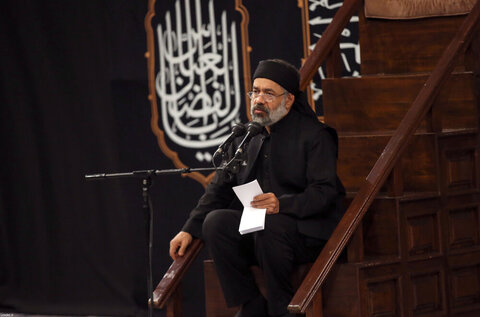 بالصور/ مجلس العزاء لليلة السبايا في حسينيّة الإمام الخميني (قده)