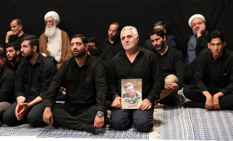 بالصور/ مجلس العزاء لليلة السبايا في حسينيّة الإمام الخميني (قده)