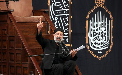 بالصور/ مجلس العزاء لليلة السبايا في حسينيّة الإمام الخميني (قده)