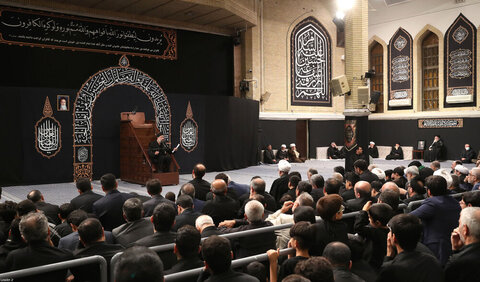 بالصور/ مجلس العزاء لليلة السبايا في حسينيّة الإمام الخميني (قده)