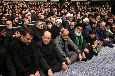 بالصور/ مجلس العزاء لليلة السبايا في حسينيّة الإمام الخميني (قده)