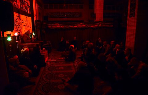 تصاویر| مراسم سوگواری شب شهادت امام سجاد(ع) در مسجد امام حسن مجتبی(ع) محله احمدآباد شیراز