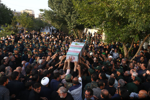تشییع و تدفین شهید گمنام در شهرک مسکونی امام حسین (ع) اصفهان