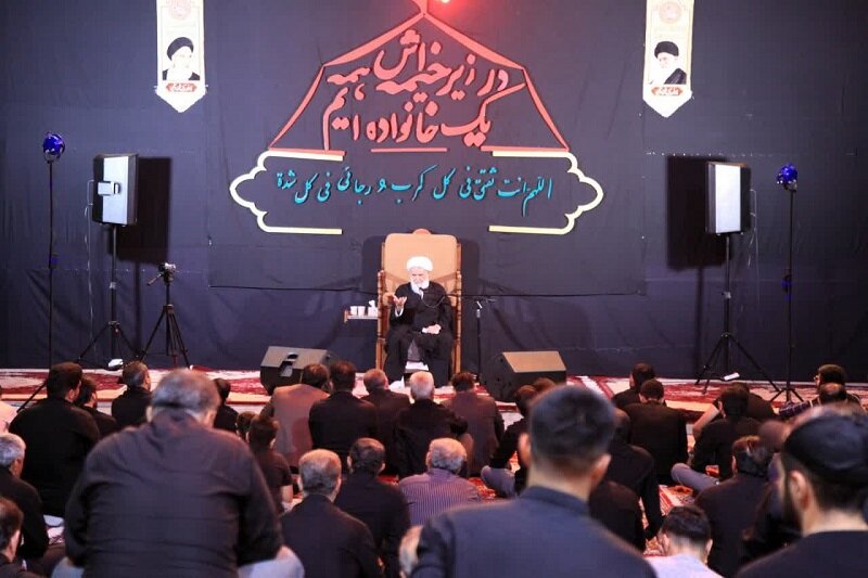 بصیرت افزایی از برکات قیام عاشورا است