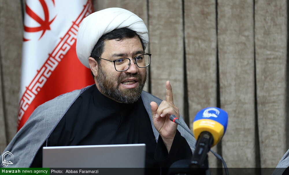 امروز شاهد رشد تفکر غربی در جامعه و اضمحلال و استحاله فرهنگی هستیم/ پژوهش بر تبلیغ مقدم است/ امروز حوزه گرفتار دپوهای تبلیغی است