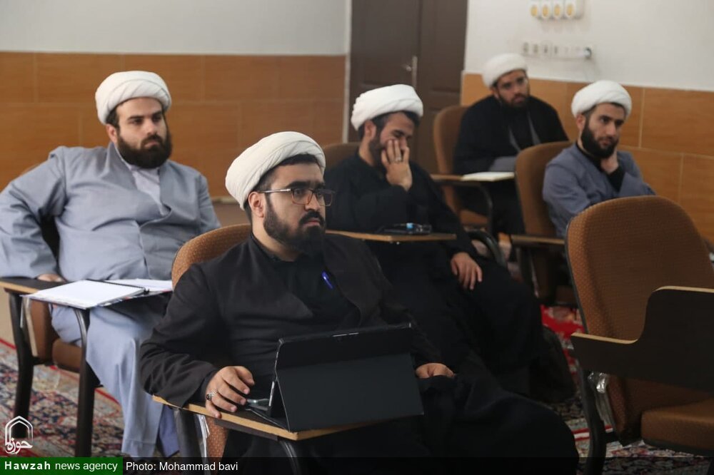 برگزاری دوره آموزش و نقد فلسفه غرب در موسسه فلسفه اسلامی حوزه خوزستان