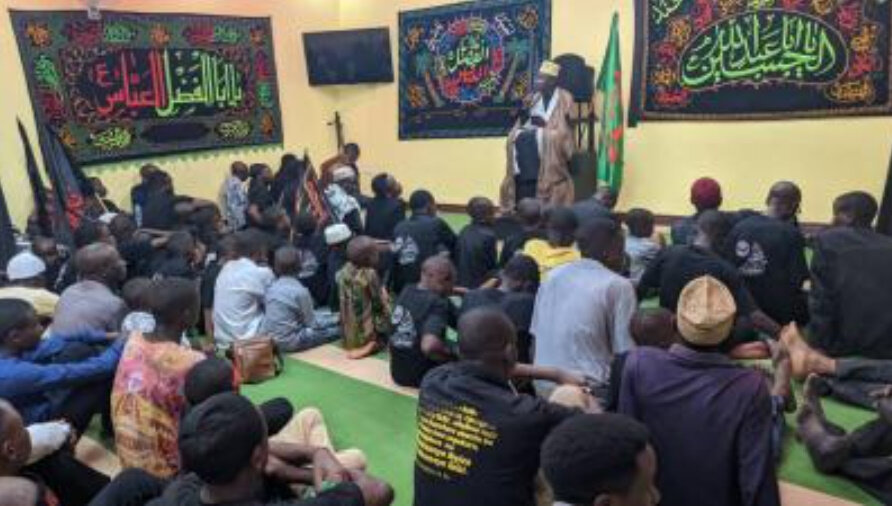 حرکت دسته عزاداری در کشور رواندا + تصاویر