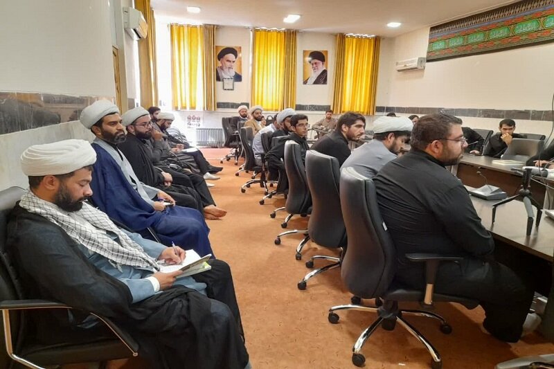 نشست علمی «کلام معیار» در حوزه علمیه کرمانشاه برگزار شد