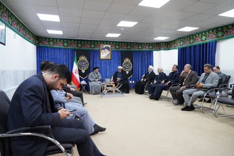 تصاویر دیدار رئیس سازمان عقیدتی نیروهای مسلح کشور با نماینده ولی فقیه در لرستان