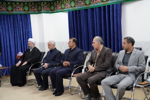 تصاویر دیدار رئیس سازمان عقیدتی نیروهای مسلح کشور با نماینده ولی فقیه در لرستان