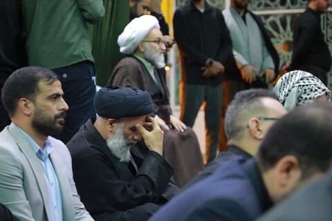حضور نماینده ولی فقیه در خوزستان در بین عزاداران حسینی