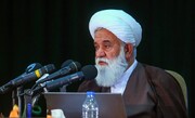 روحانیت عمامه ها را کفن کرد و بر سر استقلال ایران ایستاد